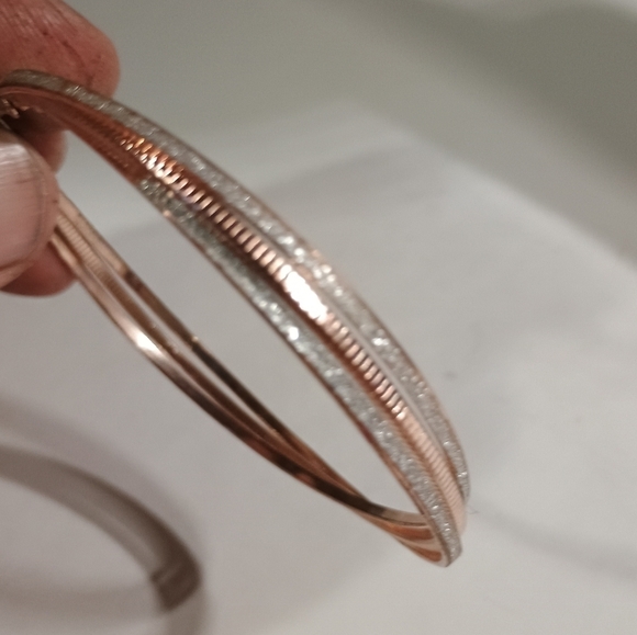 3 Pair of Gold Oval Hoop Earrings - Picture 6 of 7